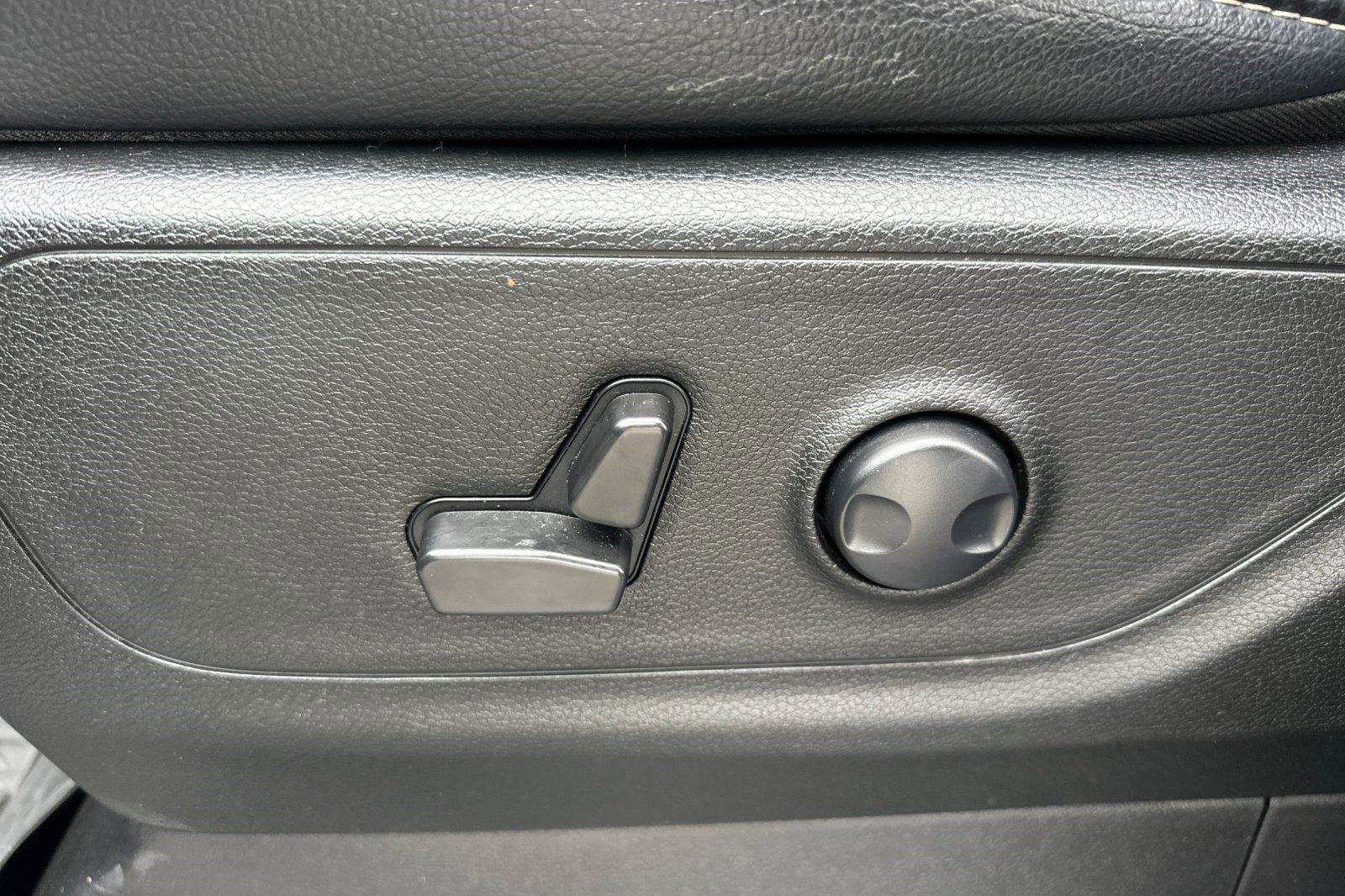 Used 2023 RAM 1500 Rebel w/ Night Edition image 14