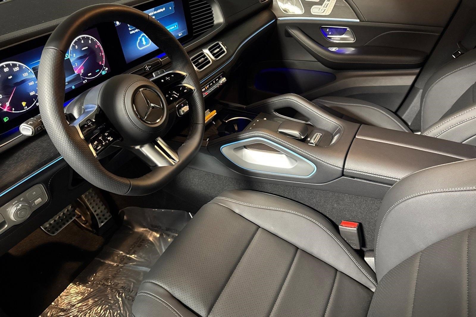 Certified 2025 Mercedes-Benz GLS 450 4MATIC image 4