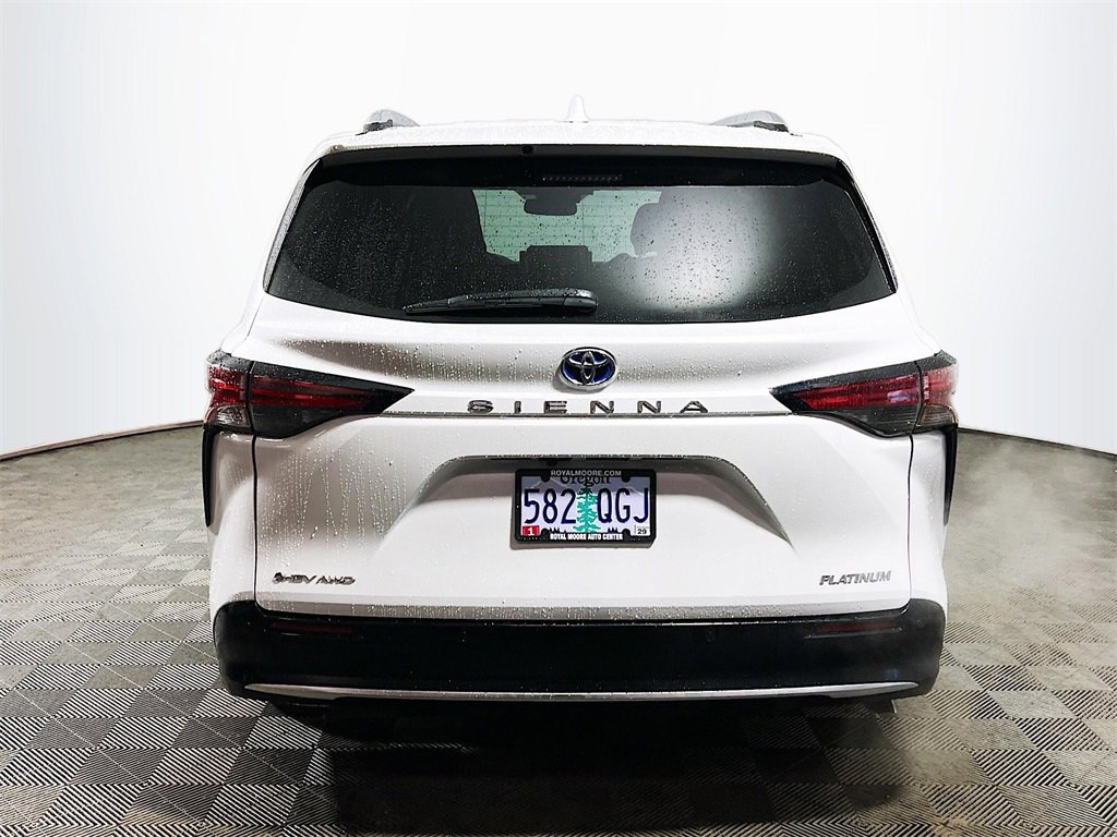 Certified 2025 Toyota Sienna Platinum image 7