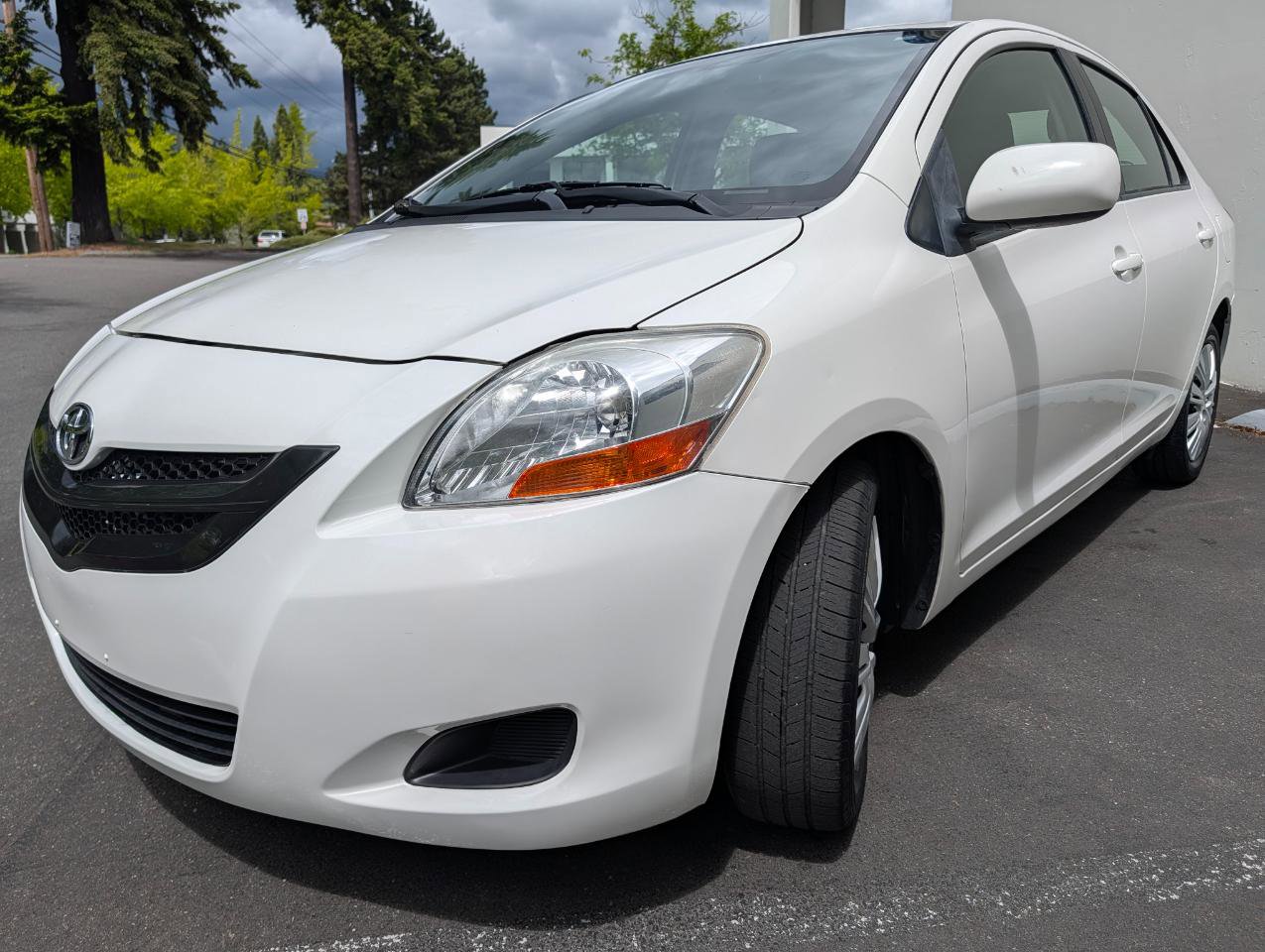 Used 2008 Toyota Yaris Sedan FWD image 3