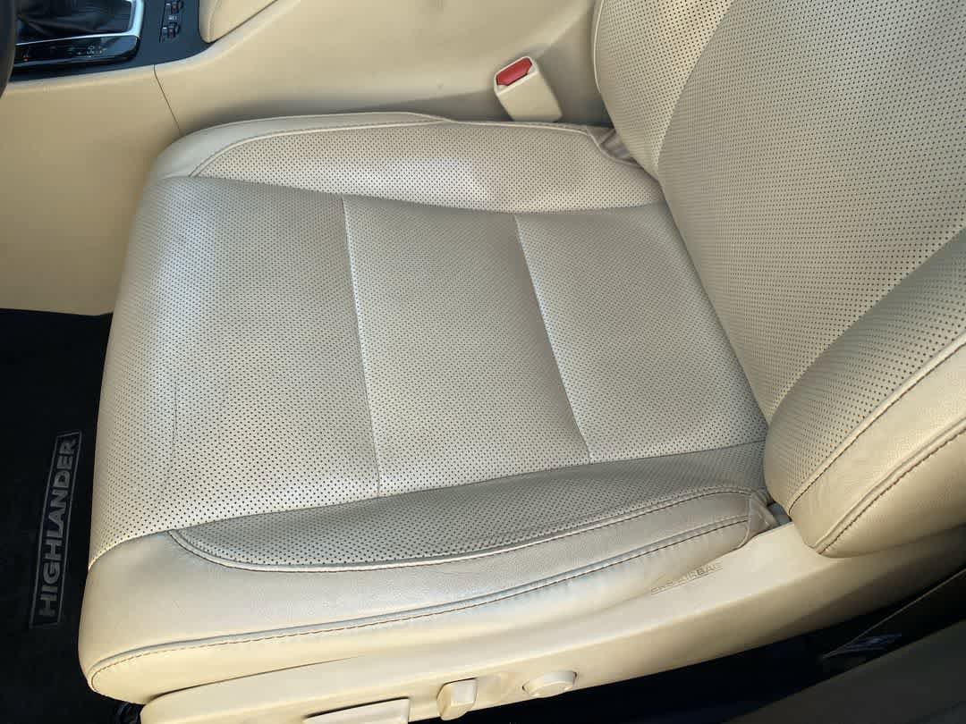 Used 2018 Toyota Highlander Limited FWD image 11