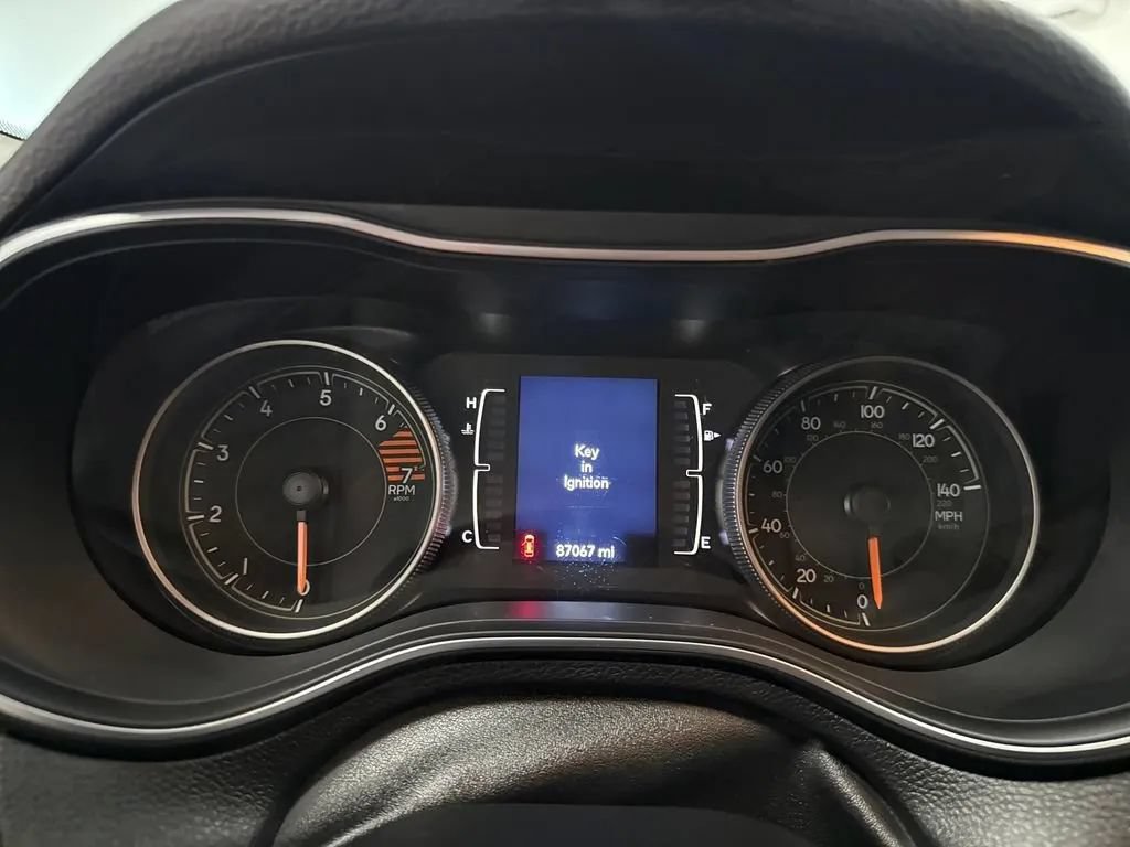 Used 2019 Jeep Cherokee Latitude w/ Popular Appearance Group FWD image 15