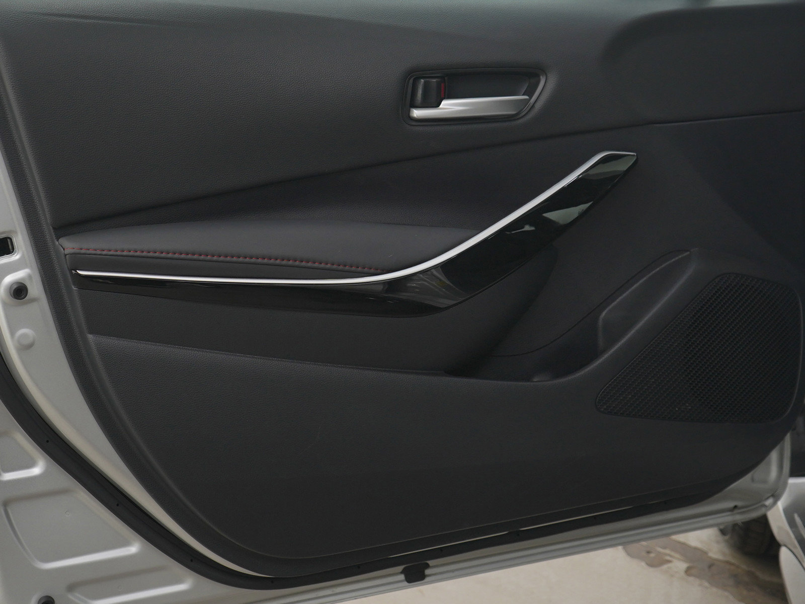 Used 2025 Toyota Corolla XSE image 21