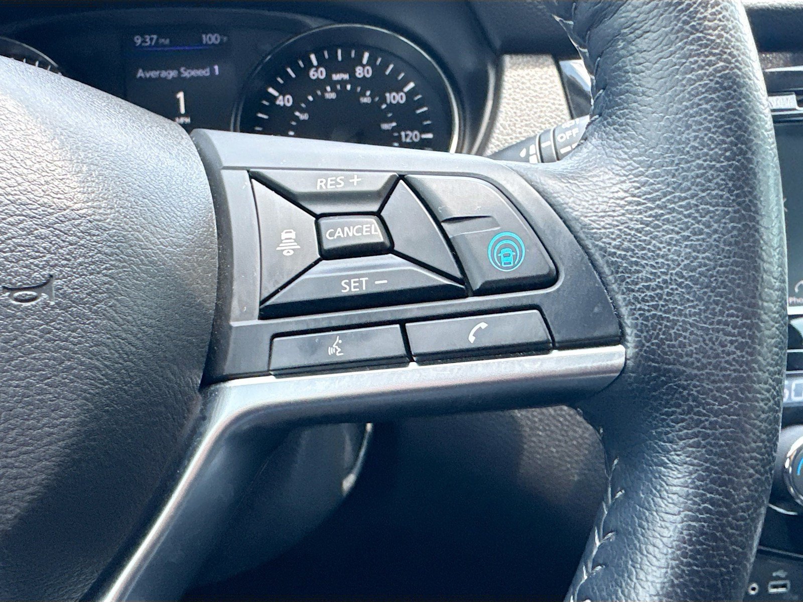Used 2022 Nissan Rogue Sport SV w/ Technology Package FWD image 12