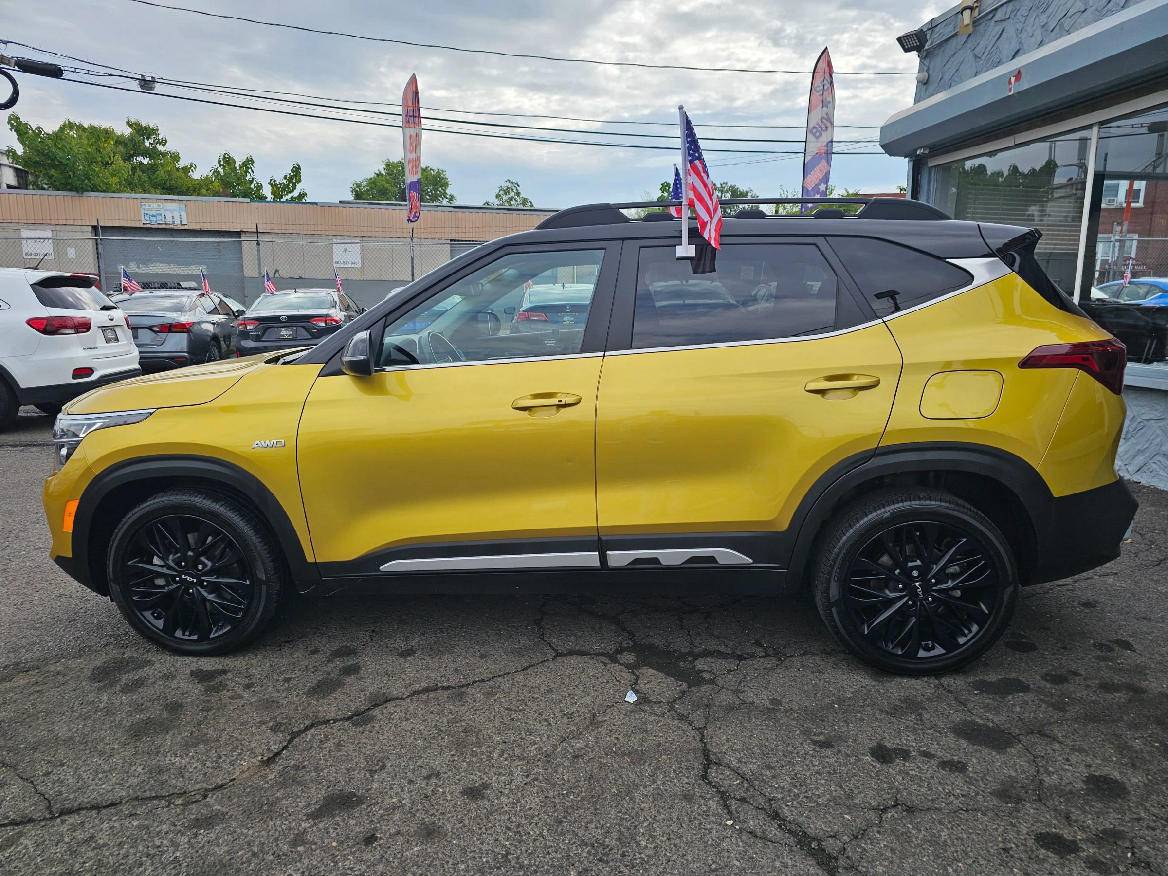 Used 2023 Kia Seltos Nightfall Edition image 4