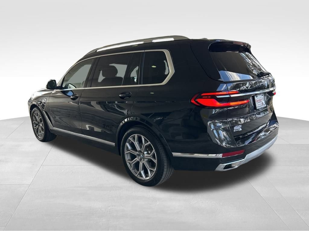Used 2025 BMW X7 xDrive40i image 4
