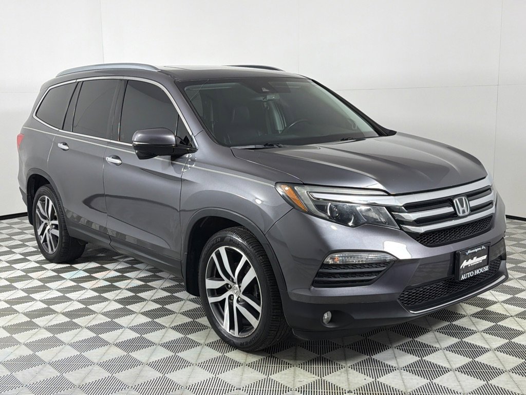 Used 2018 Honda Pilot Touring image 3