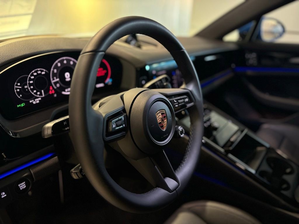 Used 2026 Porsche Panamera image 8