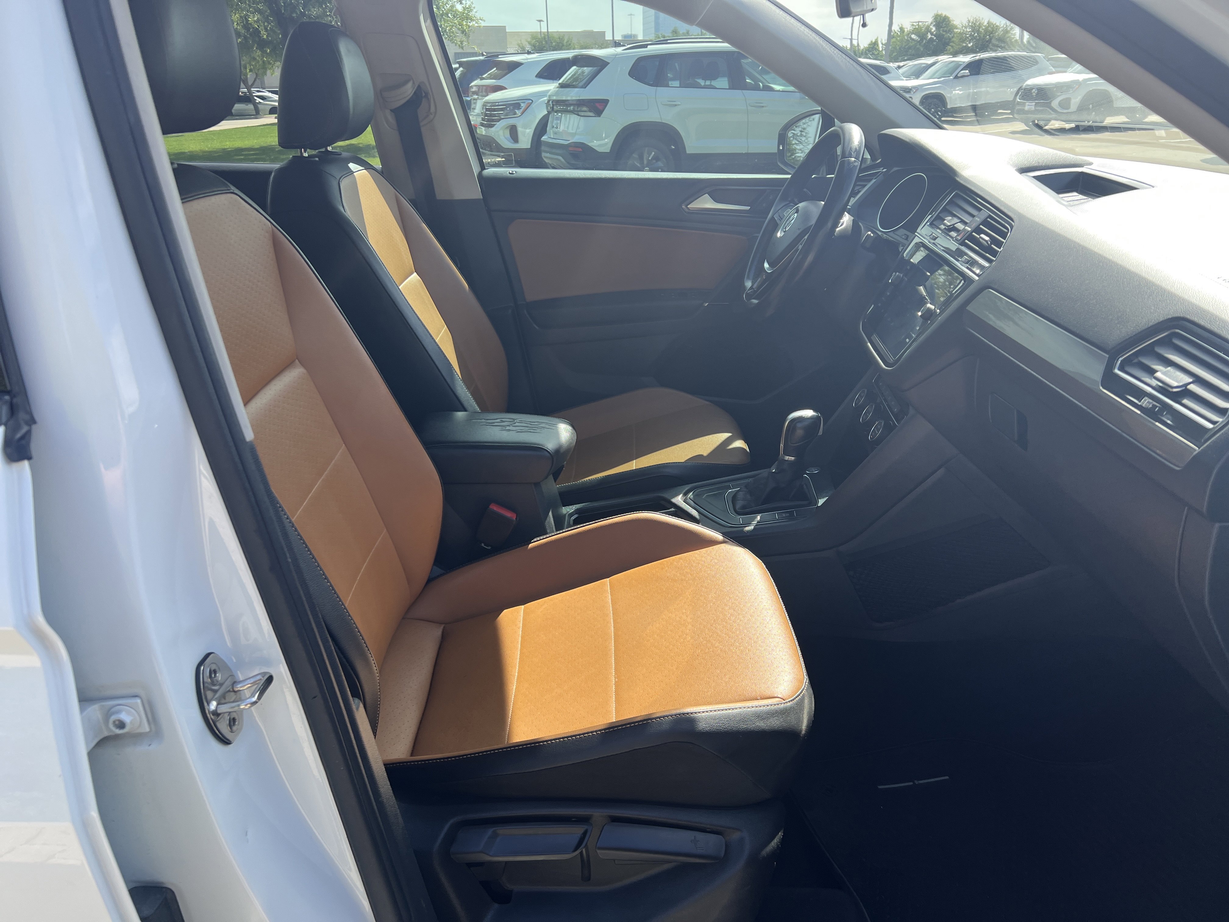 Used 2018 Volkswagen Tiguan SE image 27