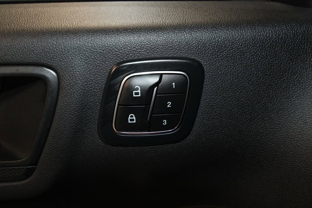 Used 2025 Ford Escape ST-Line Select w/ Tech Pack #2 AWD/4WD image 9