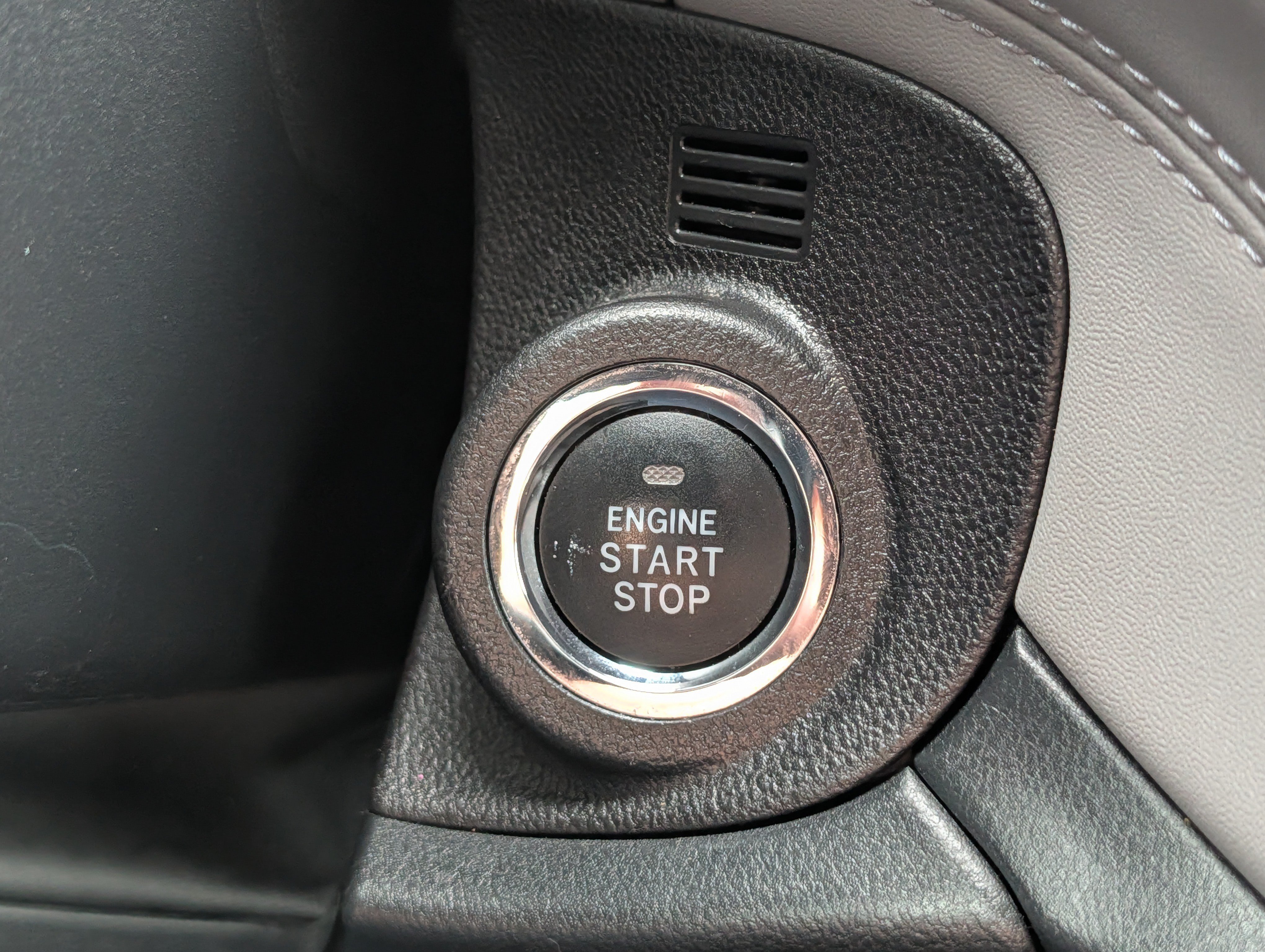 Used 2023 Subaru Outback Premium AWD/4WD image 29