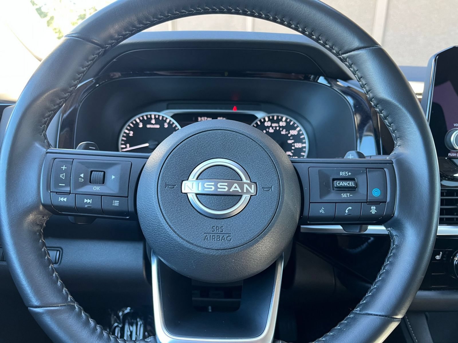 Used 2025 Nissan Pathfinder SV AWD/4WD image 25