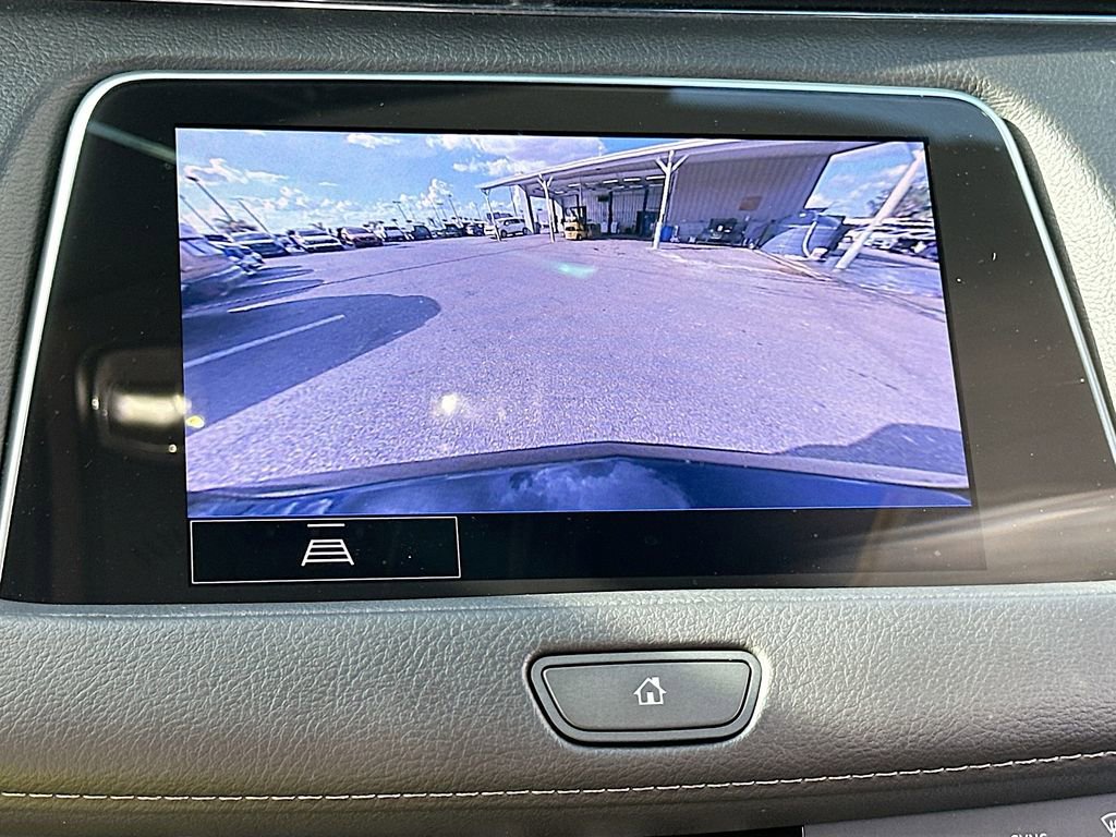Used 2023 Cadillac XT4 Luxury w/ Cold Weather Package image 13