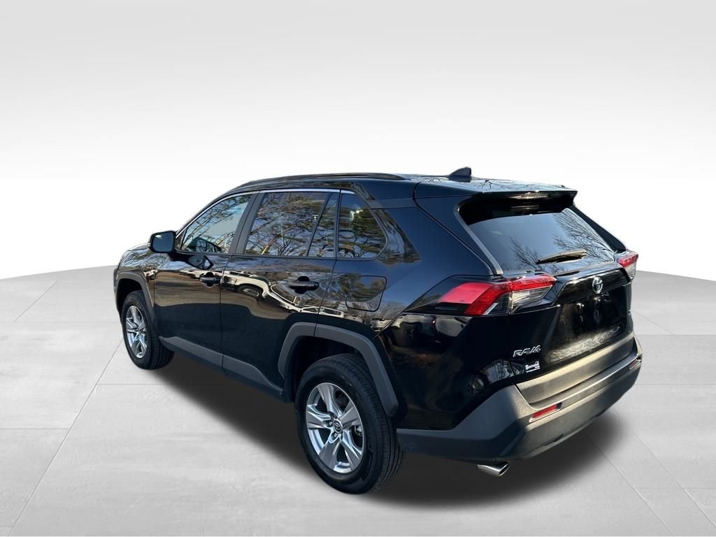 Used 2024 Toyota RAV4 XLE image 3