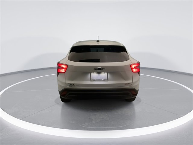 Used 2025 Chevrolet Trax RS image 3