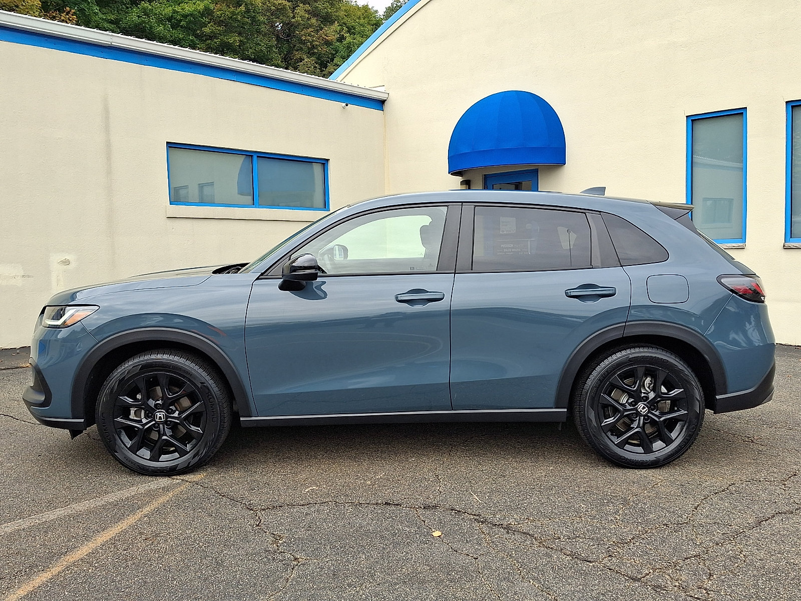 Certified 2025 Honda HR-V Sport image 7