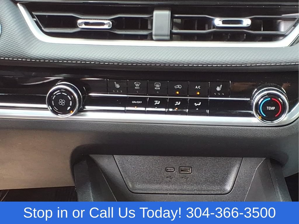Used 2026 Chevrolet Equinox LT AWD/4WD image 15