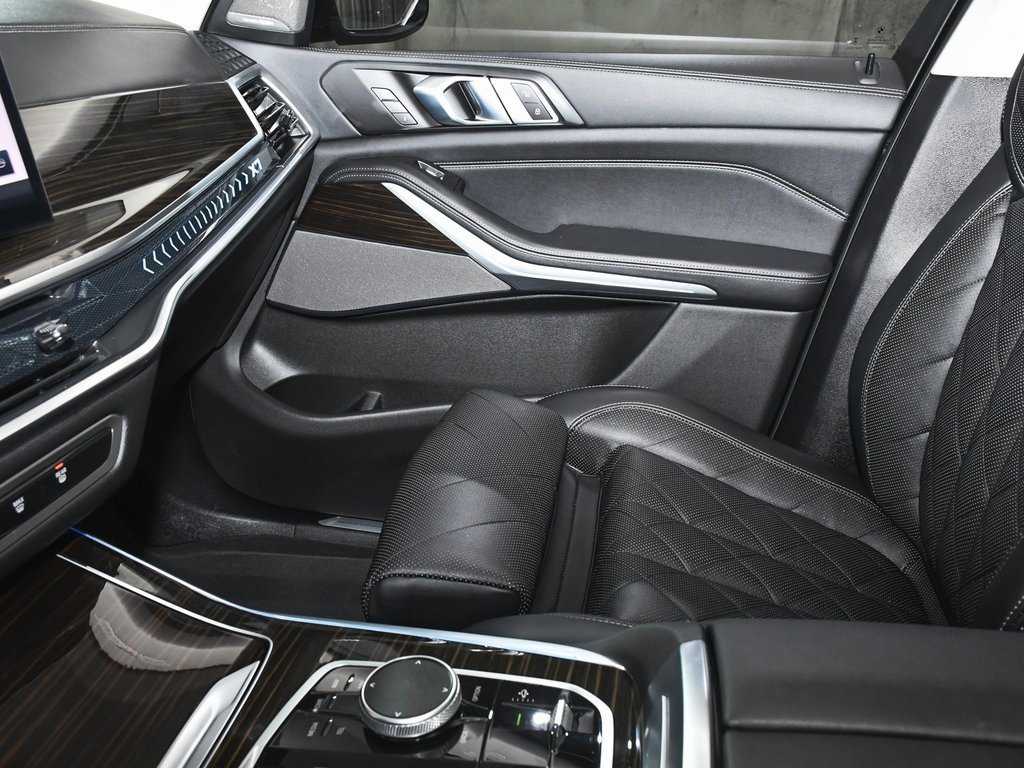 Used 2024 BMW X7 xDrive40i image 65