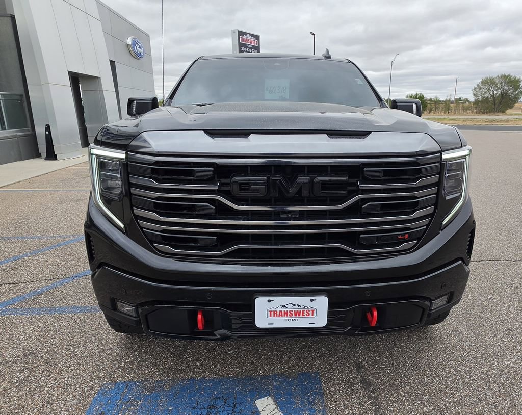 Used 2024 GMC Sierra 1500 AT4 w/ Technology Package AWD/4WD image 4