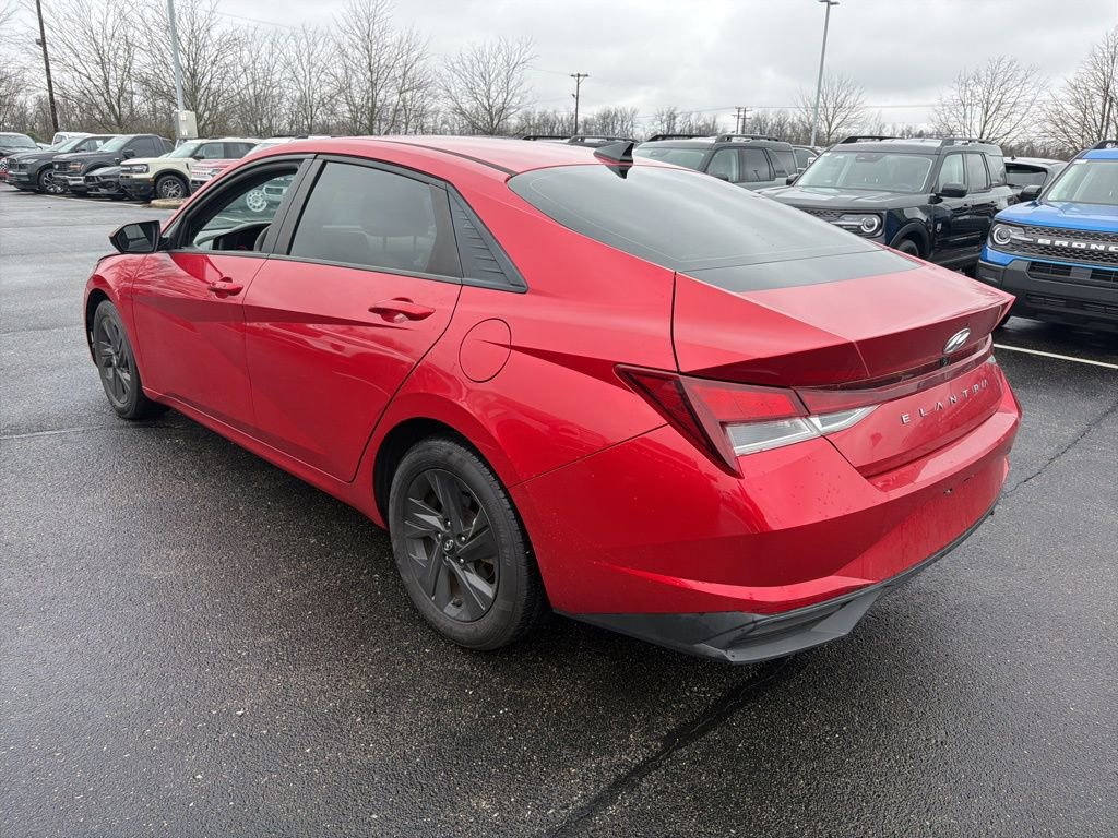 Used 2021 Hyundai Elantra SEL image 4