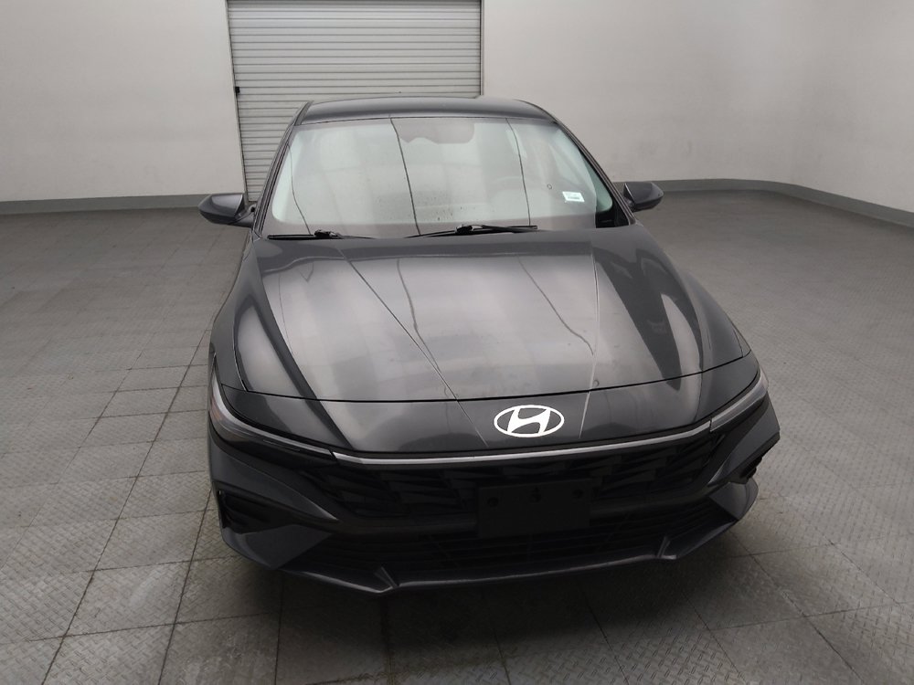 Used 2025 Hyundai Elantra Hybrid FWD image 14