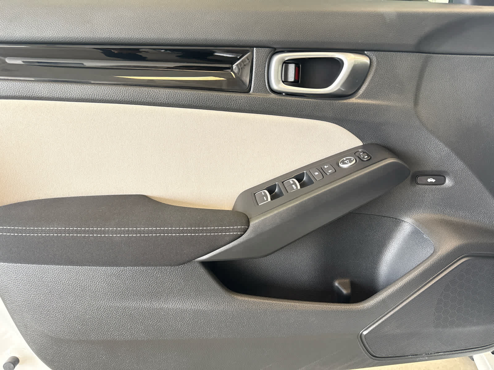 Used 2023 Honda Civic EX image 10