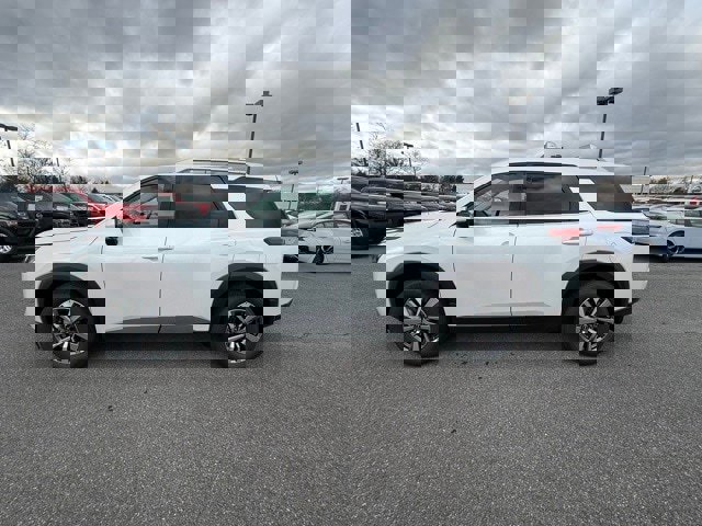 New 2025 Nissan Pathfinder SL image 8