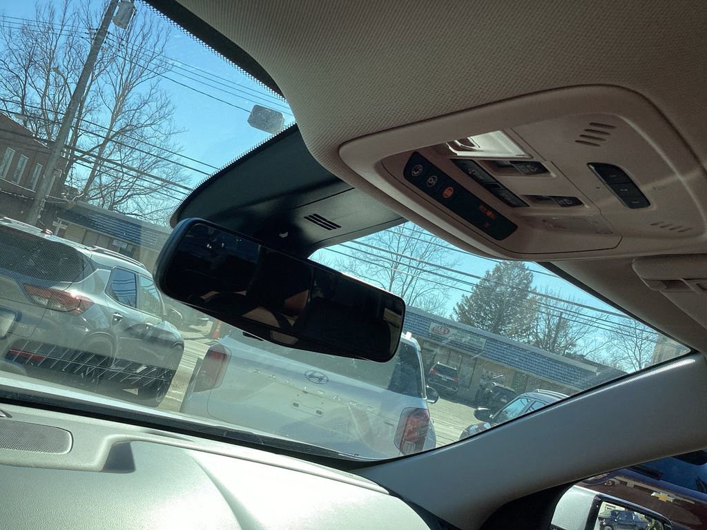 Used 2018 Chevrolet Traverse High Country image 15