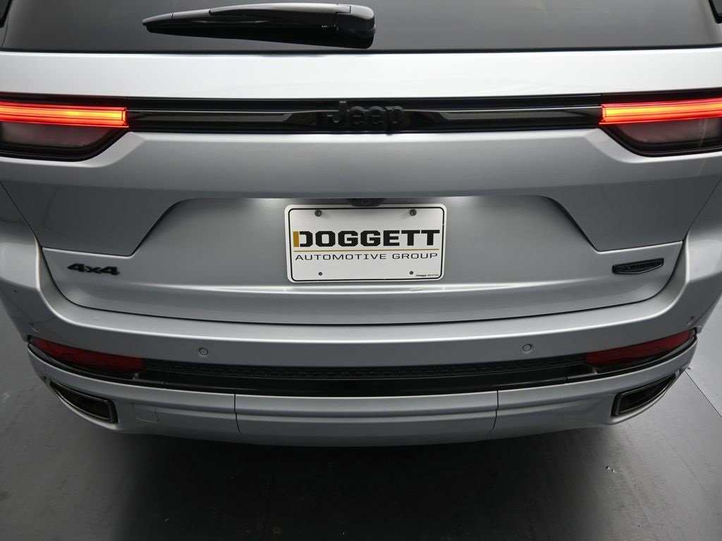 Used 2025 Jeep Grand Cherokee Summit w/ Obsidian Package image 12