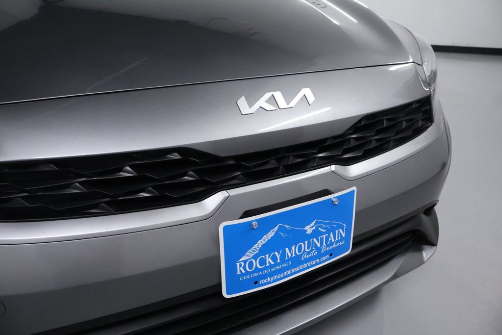 Used 2024 Kia Forte LXS image 9