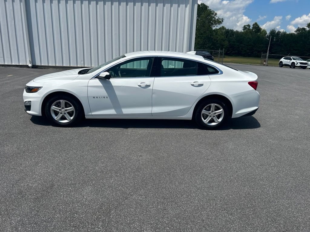 Used 2024 Chevrolet Malibu LT FWD image 3