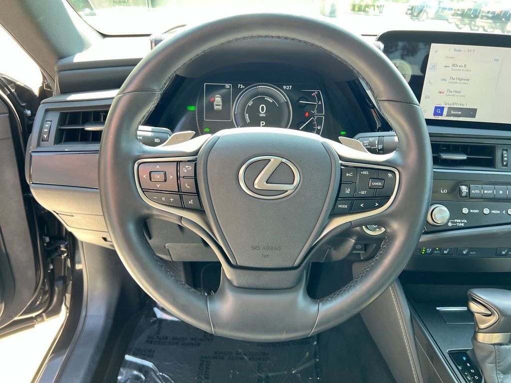 Certified 2025 Lexus ES 300h w/ Premium Package image 13