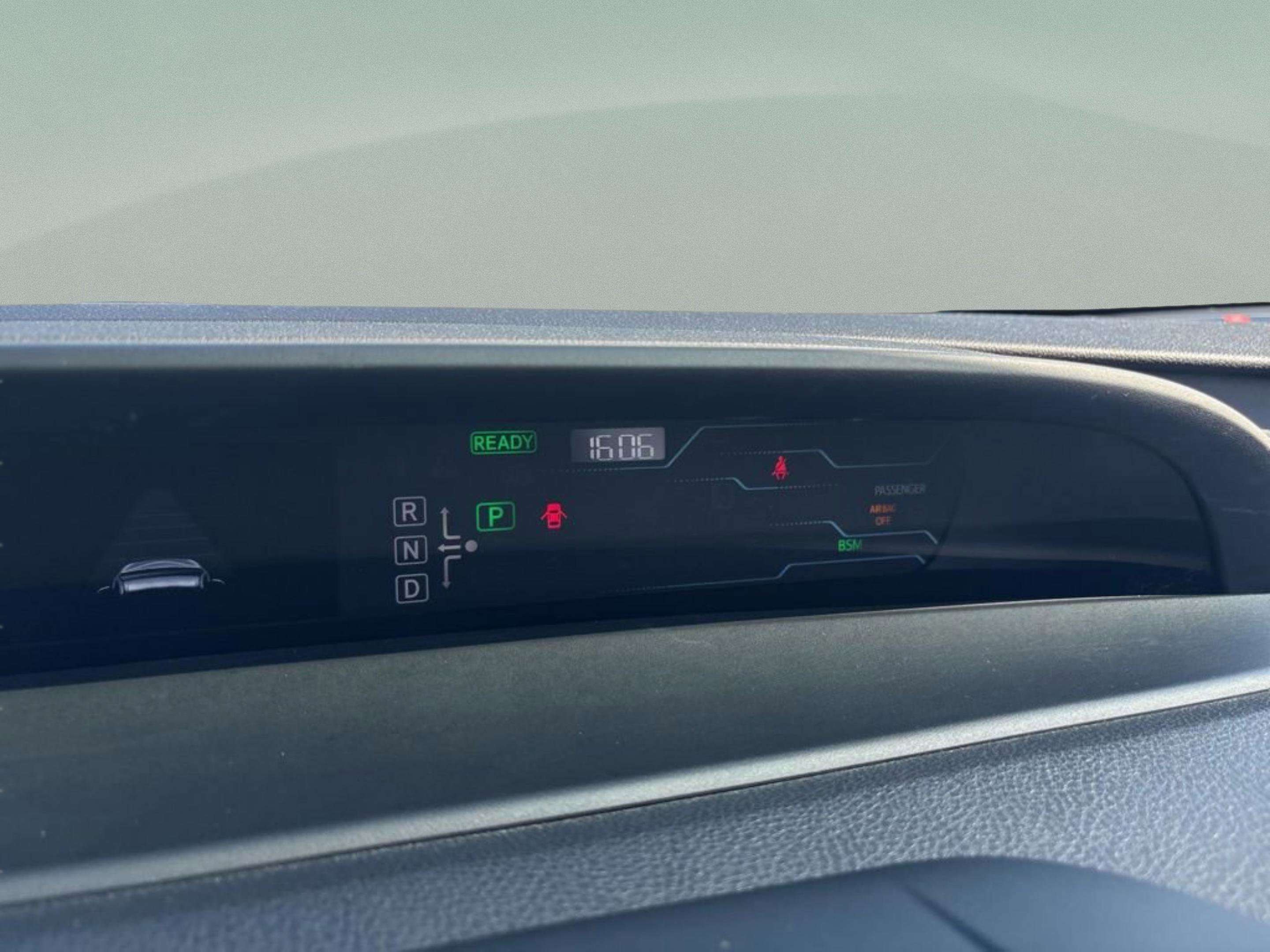 Used 2017 Toyota Prius Prime Advanced w/ Carpet Mat Package FWD image 15