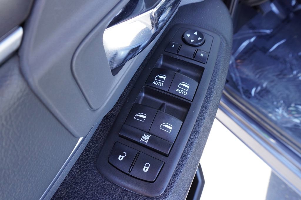 Used 2024 RAM 1500 Classic SLT image 15