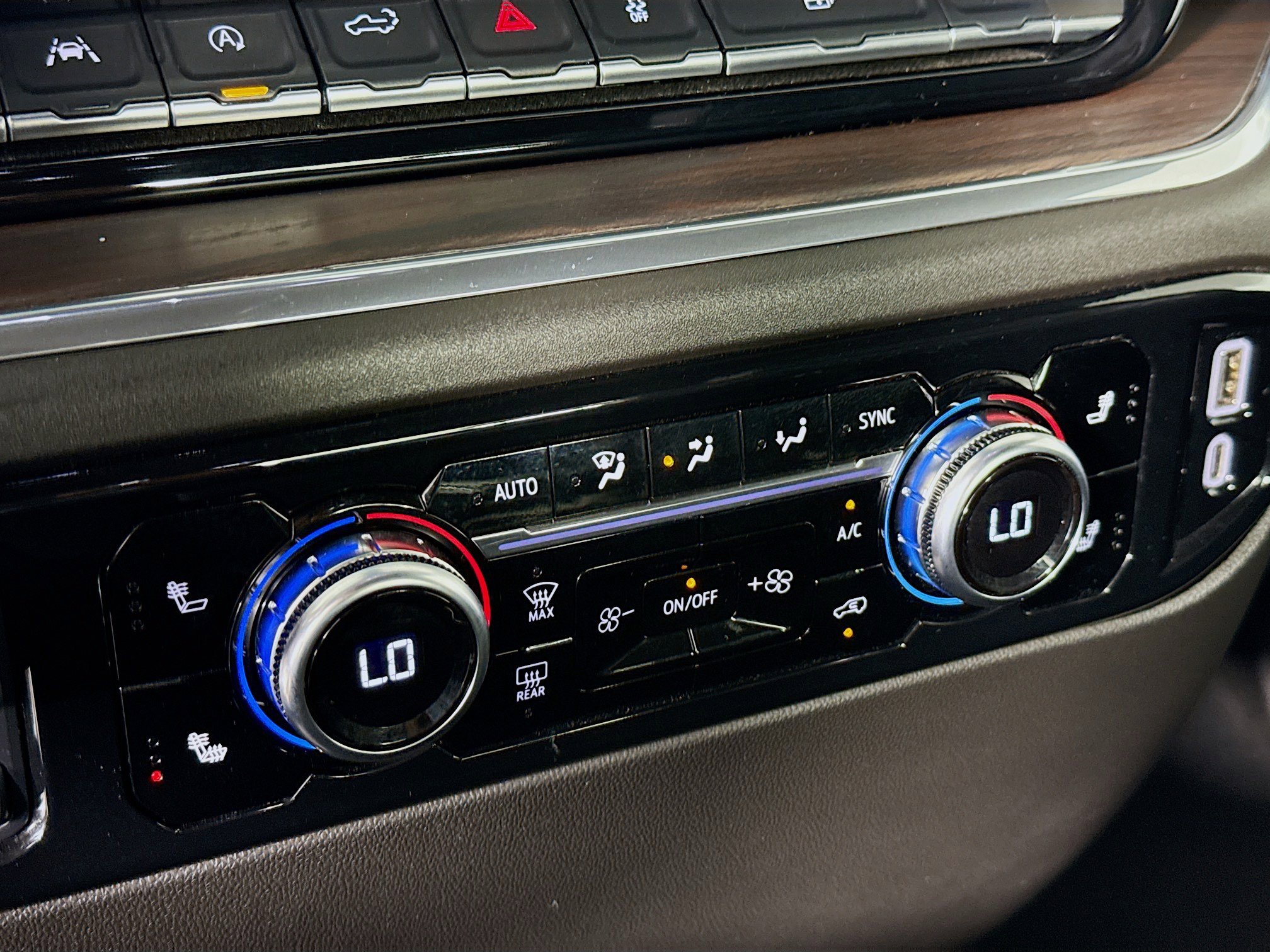 Used 2025 GMC Sierra 1500 SLT image 19