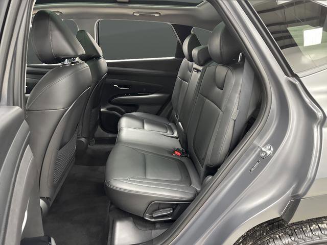 Used 2025 Hyundai Tucson Limited image 32