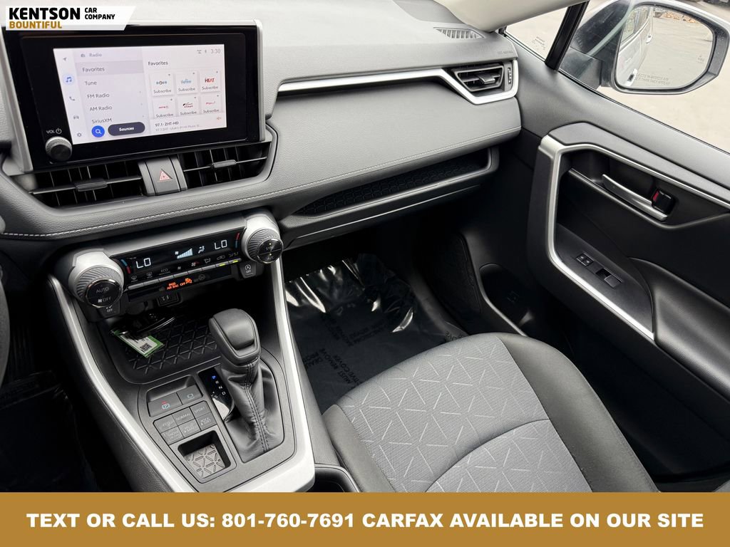 Used 2025 Toyota RAV4 XLE image 23