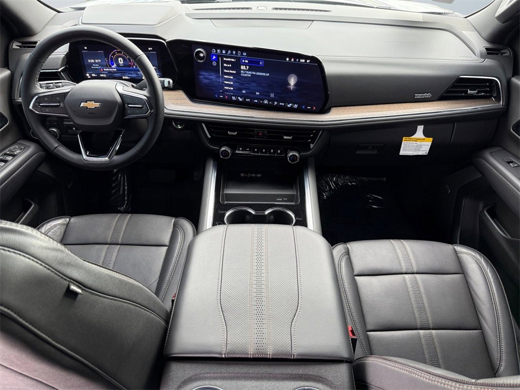 Certified 2025 Chevrolet Suburban High Country image 12