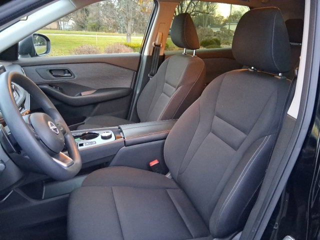 Used 2023 Nissan Rogue S image 12