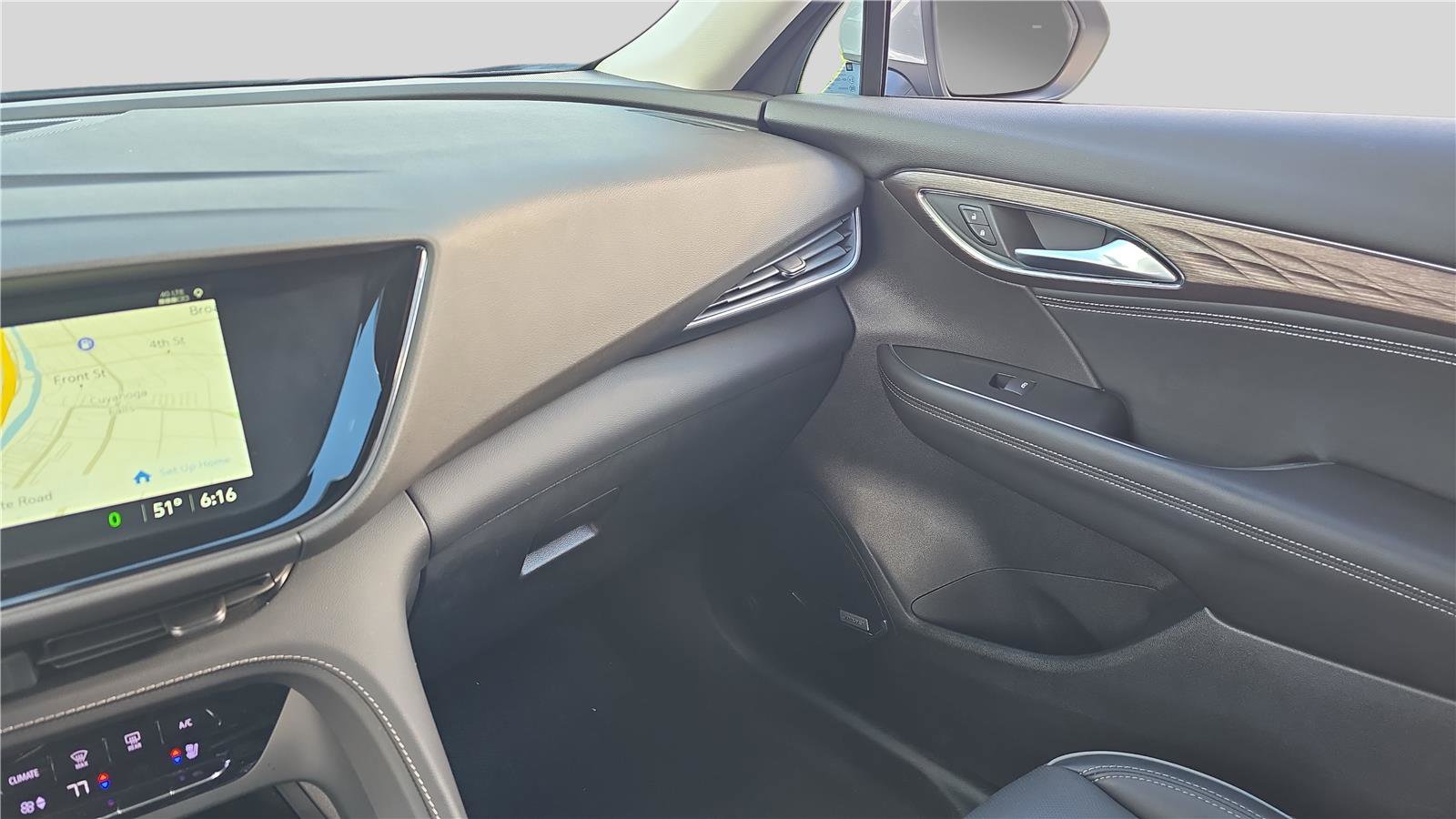 Used 2023 Buick Envision Avenir AWD/4WD image 25