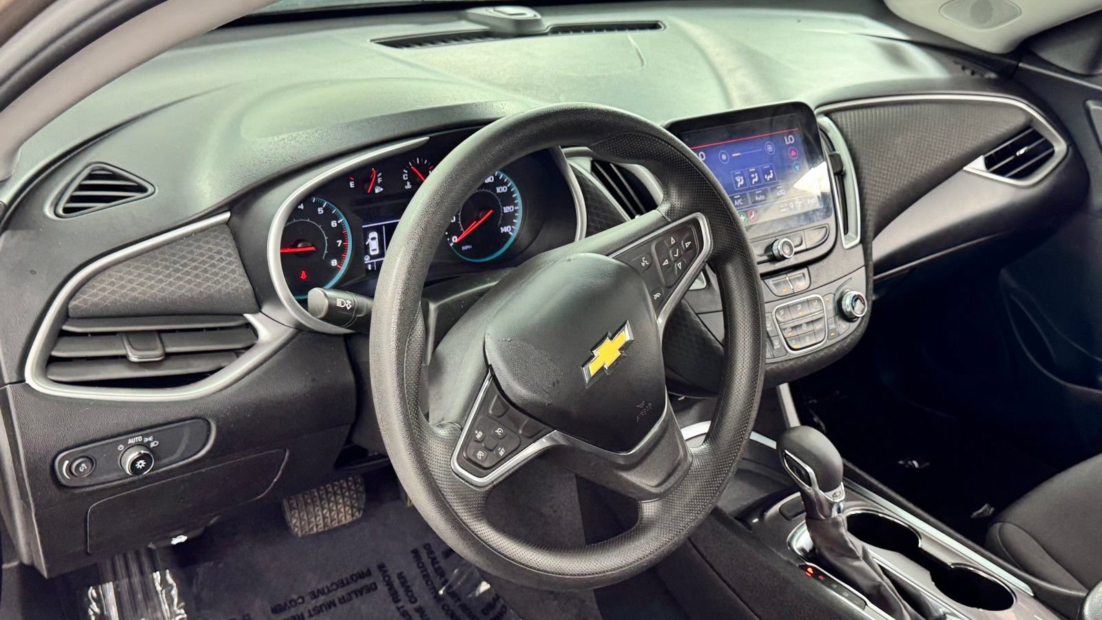 Used 2022 Chevrolet Malibu LT FWD image 31
