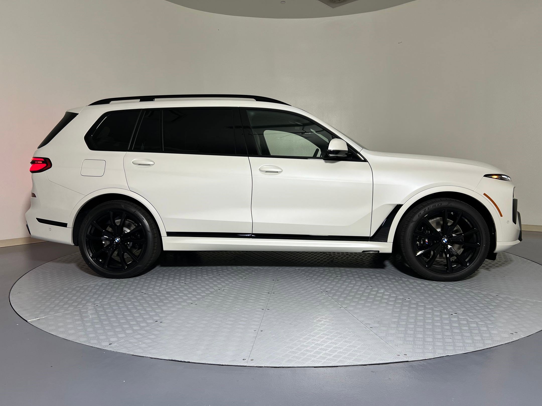 New 2026 BMW X7 xDrive40i image 8