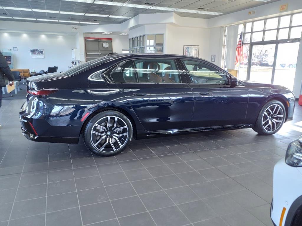 Used 2023 BMW 760i xDrive image 20