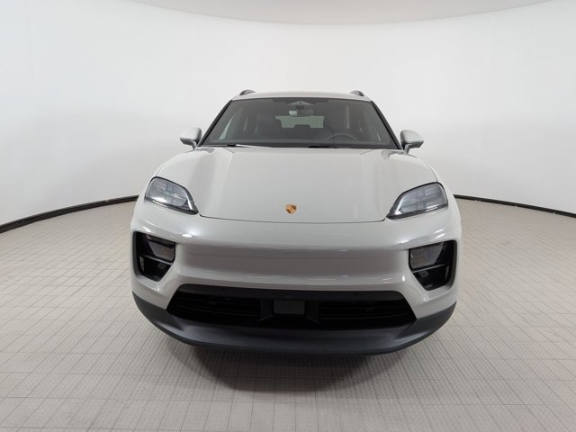 New 2026 Porsche Macan Electric RWD image 6