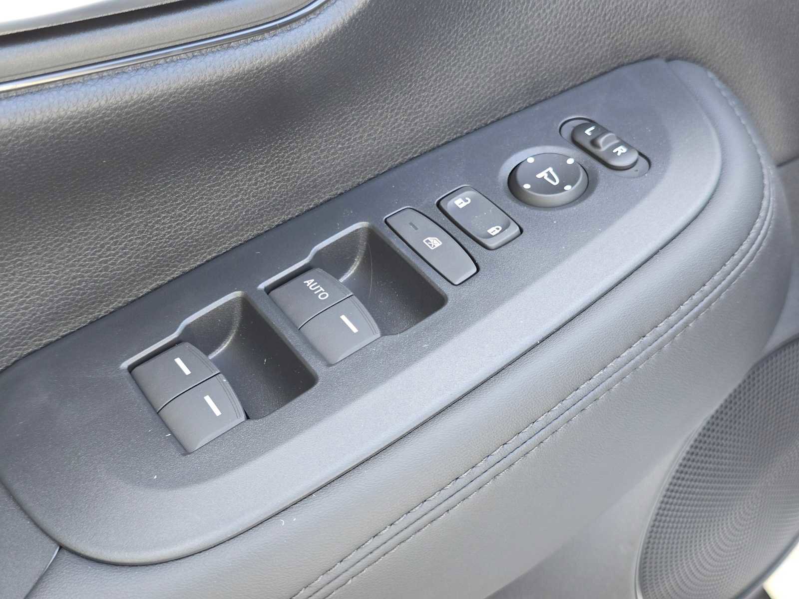 New 2027 Honda HR-V LX image 22