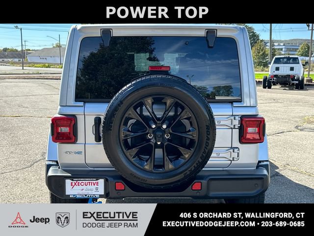 Used 2024 Jeep Wrangler Unlimited Sahara w/ Technology Group AWD/4WD image 3