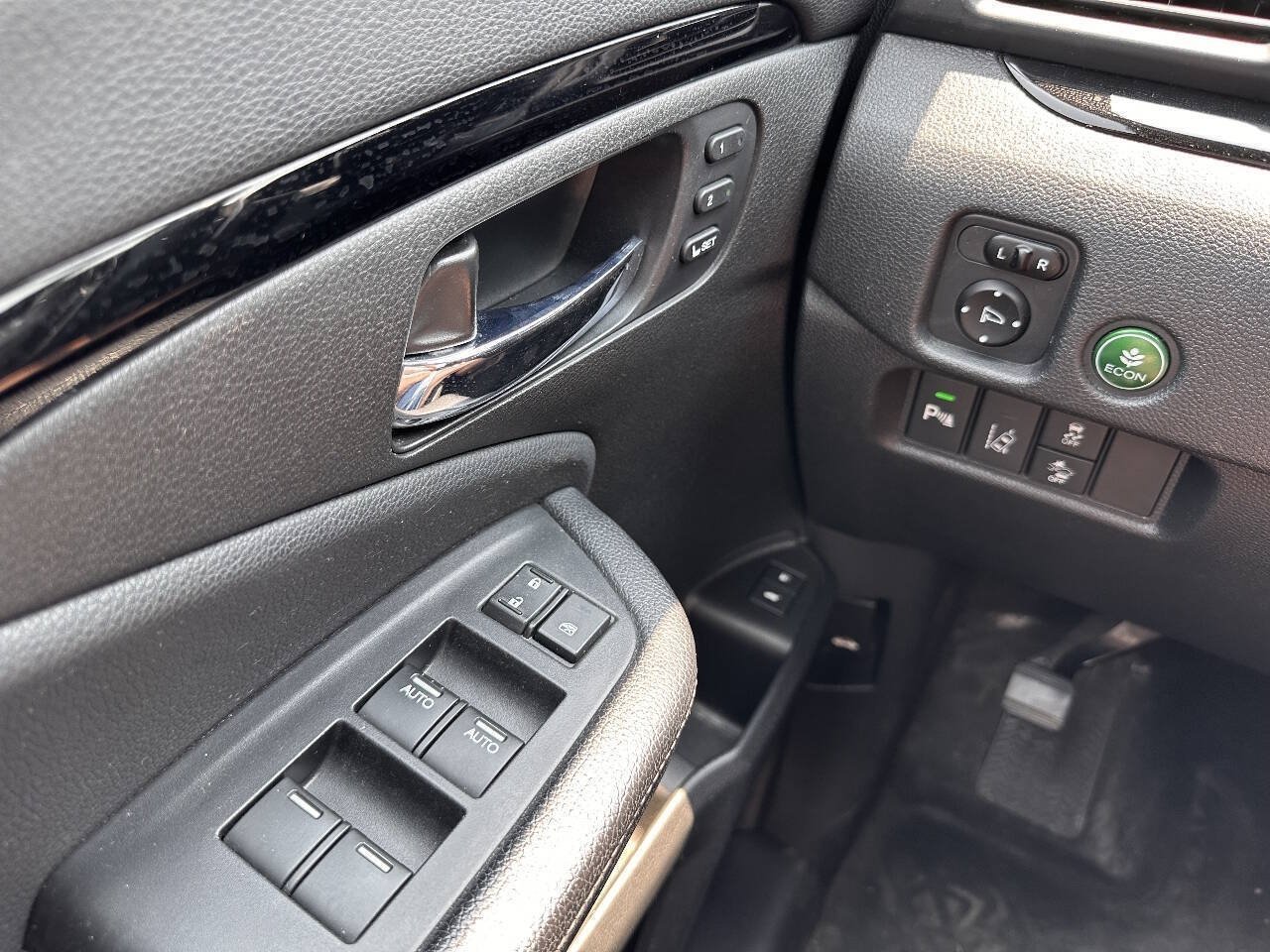 Used 2017 Honda Pilot Touring image 22