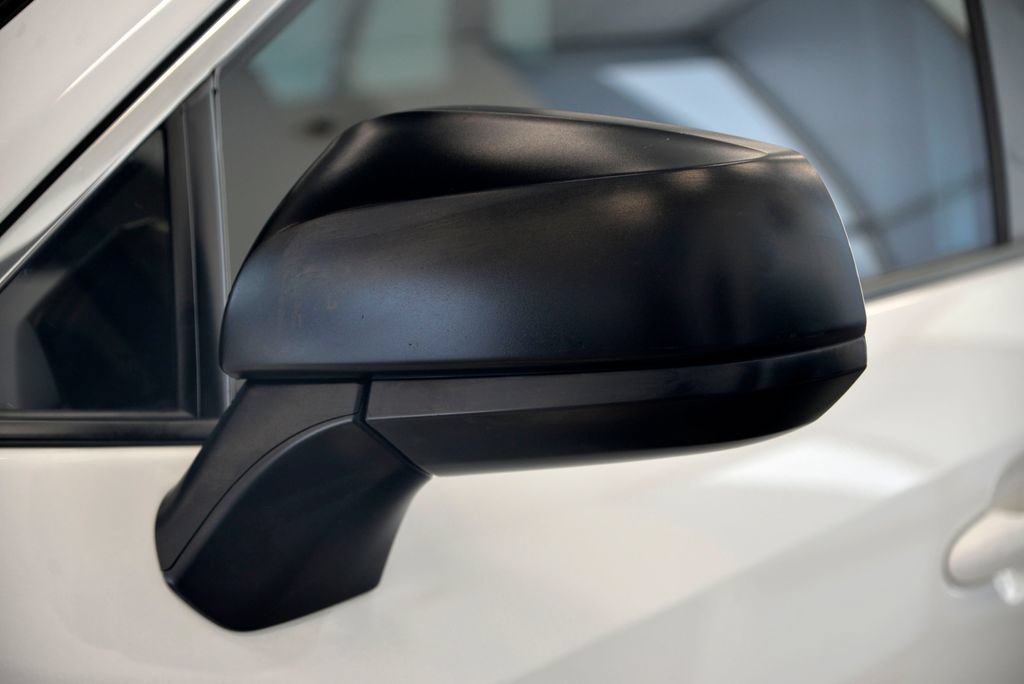 Used 2019 Toyota RAV4 LE FWD image 12