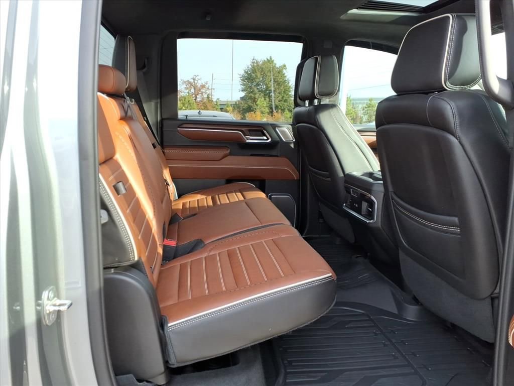 Used 2024 GMC Sierra 3500 Denali Ultimate image 15