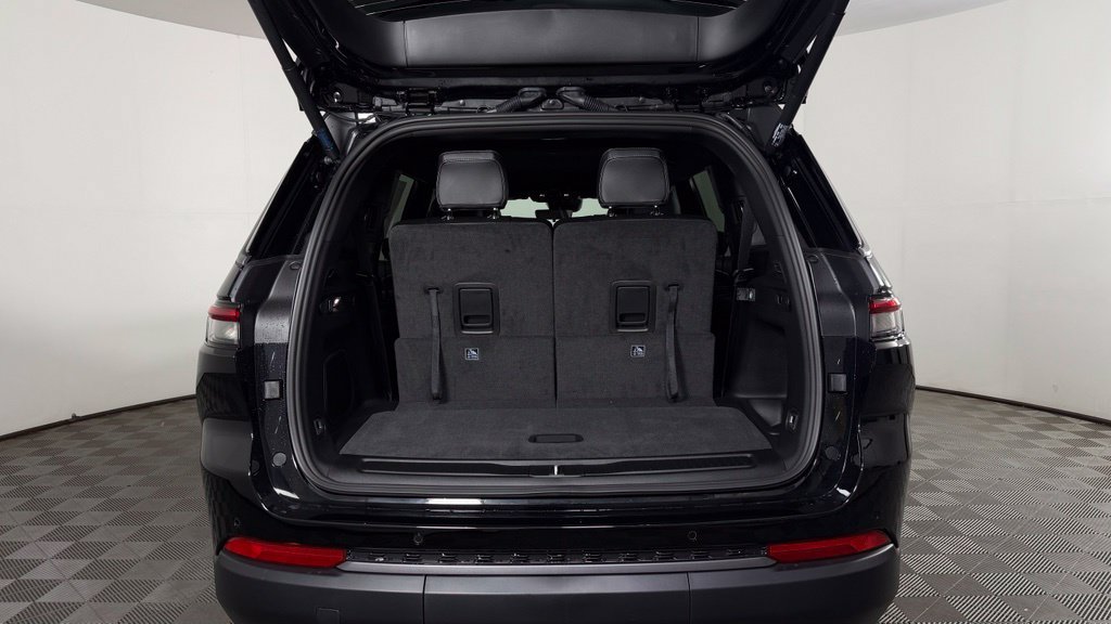 New 2027 Jeep Grand Cherokee L Limited AWD/4WD image 9